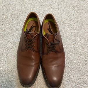 Men’s size 10 Florsheim dress shoe